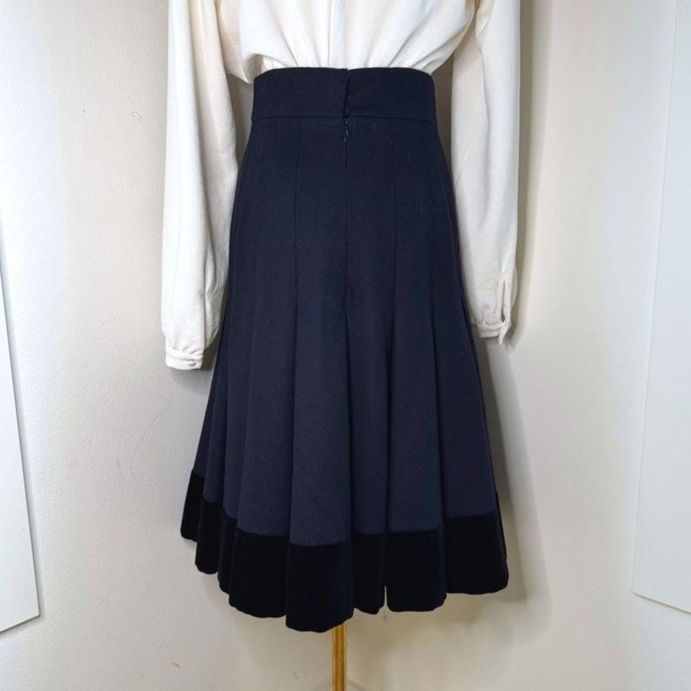 Chanel Fall 2009‎ Navy Wool Alpaca Pleated Skirt Star Concho Button Size 40 - Picture 3 of 8